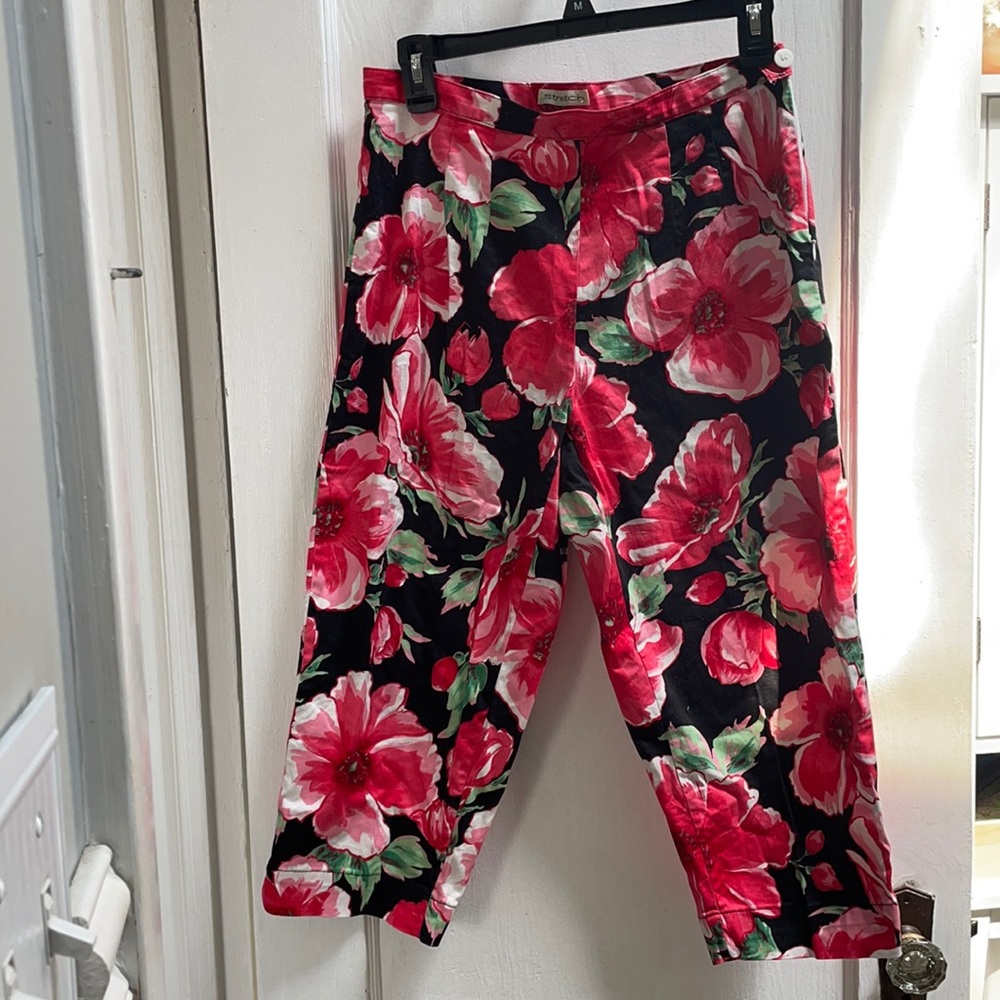 St John’s Bay Pink Floral Capri Pant